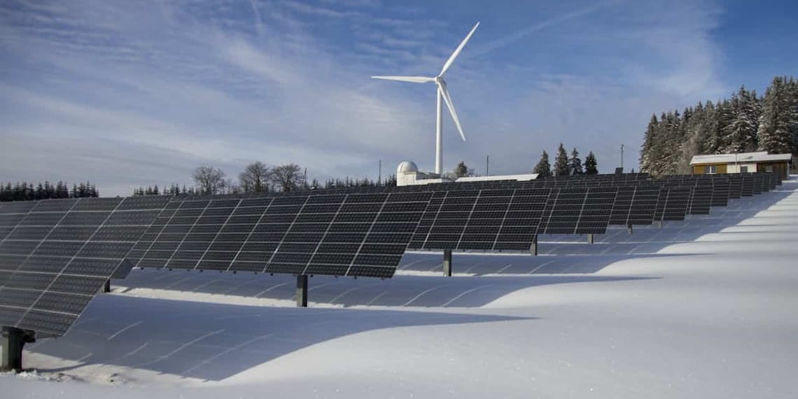 ¿Es mejor alquilar o comprar paneles solares? Análisis de costos.