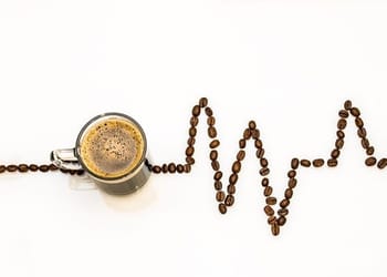 ¿Cuántos cafés al día separan un hábito saludable de un posible peligro para el corazón?