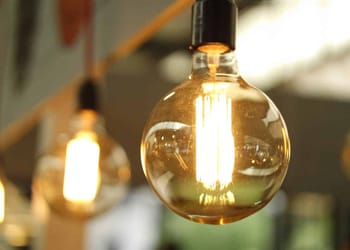 ¿Cambiará el bono social eléctrico en 2025? Esto es lo que debes saber