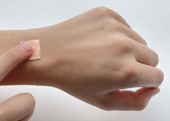 El futuro de los wearables: tejidos que generan electricidad con la fricción