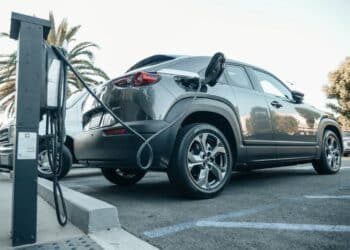 ¿Cuanto cuesta cambiar una batería a un coche eléctrico?