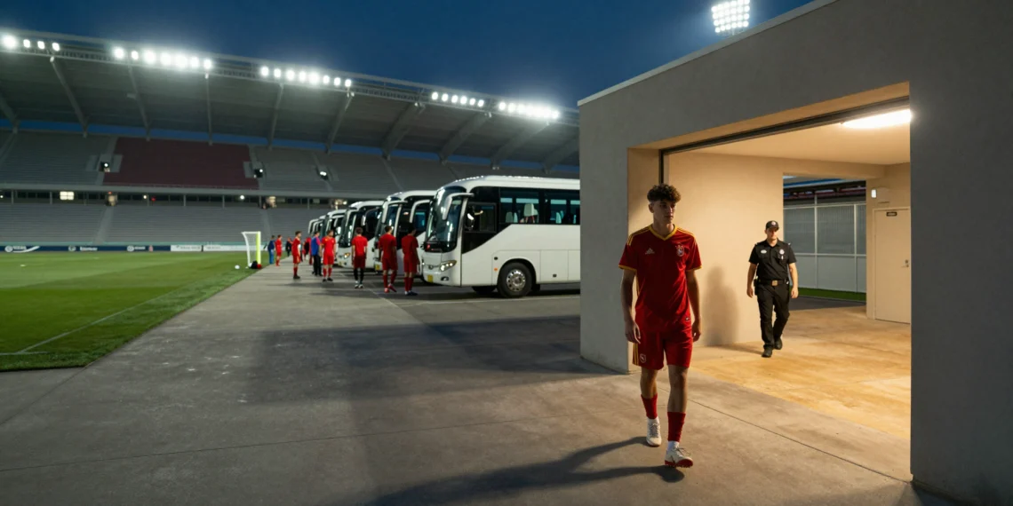 Lamine Yamal llegó al Mundial con calma, un gol y una madurez que nadie esperaba de un adolescente de 18 años 1 Lamine Yamal camina solo por el túnel del estadio tras el partido del Mundial, con la camiseta roja de la selección española